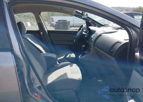 2009 Nissan Sentra 2.0 from USA, damaged, VIN 3N1AB61EX9L675773